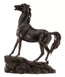 Авторская скульптура из бронзы "Лошадь на скале"